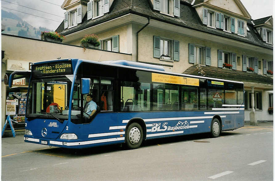 (054'415) - AFA Adelboden - Nr. 2/BE 25'802 - Mercedes am 14. Juli 2002 beim Bahnhof Frutigen