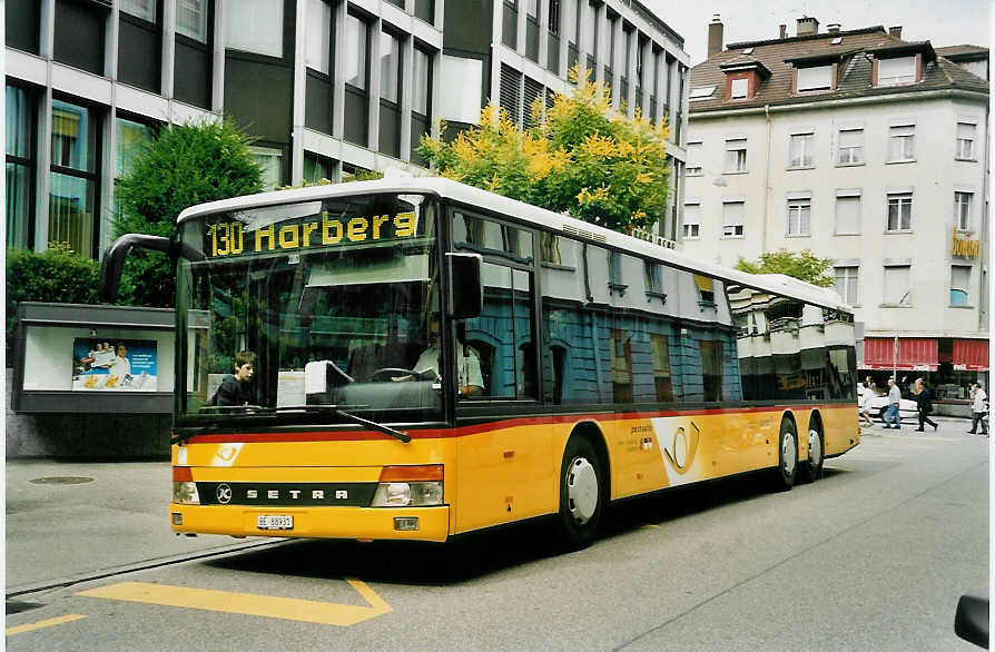 (054'429) - AVA Aarberg - Nr. 8/BE 88'931 - Setra am 15. Juli 2002 in Biel, Zentralplatz