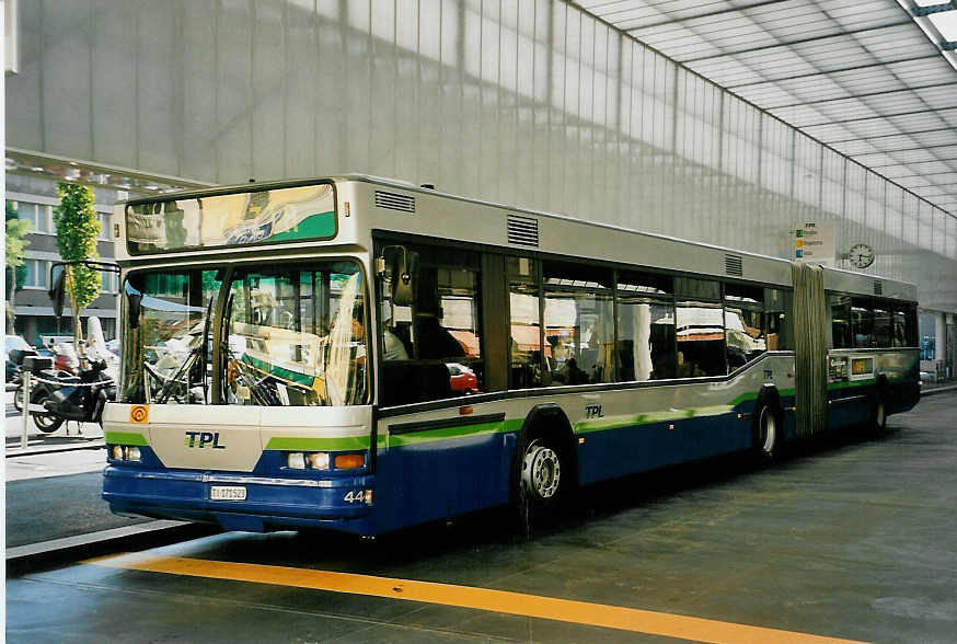 (054'712) - TPL Lugano - Nr. 44/TI 171'523 - Neoplan am 22. Juli 2002 in Lugano, Centro