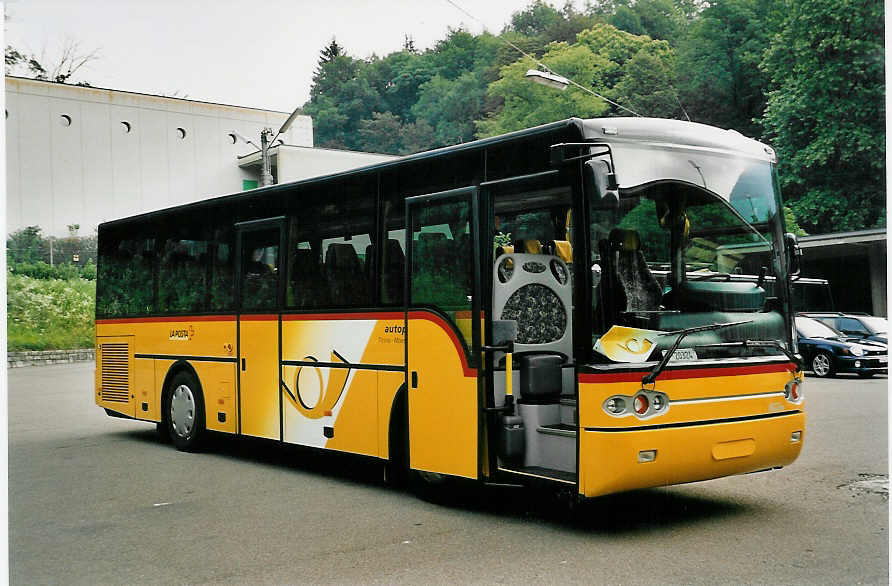 (054'809) - PTT-Regie - (P 23'251) P 20'324 - Rizzi-Bus am 23. Juli 2002 in Lugano, Garage TPL