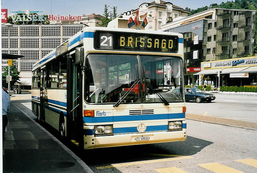 (054'814) - FART Locarno - Nr. 16/TI 49'616 - Mercedes am 23. Juli 2002 beim Bahnhof Locarno