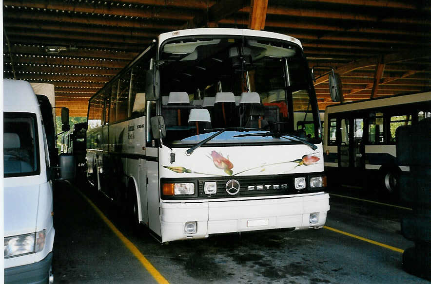 (055'136) - ZVB Zug - Nr. 60/ZG 51'160 - Setra am 27. Juli 2002 in Zug, Garage