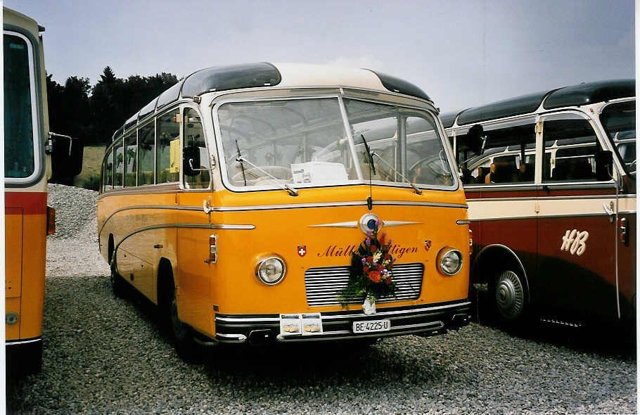 (055'634) - Mller, Uttigen - BE 4225 U - Saurer/R&J (ex Langenegger, Wdenswil; ex ASKA Aeschi Nr. 14) am 31. August 2002 in Niederbipp, Saurertreffen