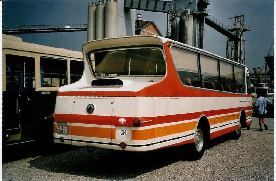 (055'711) - Henzen, Svaz - FR 2281 U - Saurer/Eggli (ex Cuendet, Epalinges; ex AVJ Les Bioux) am 31. August 2002 in Niederbipp, Saurertreffen