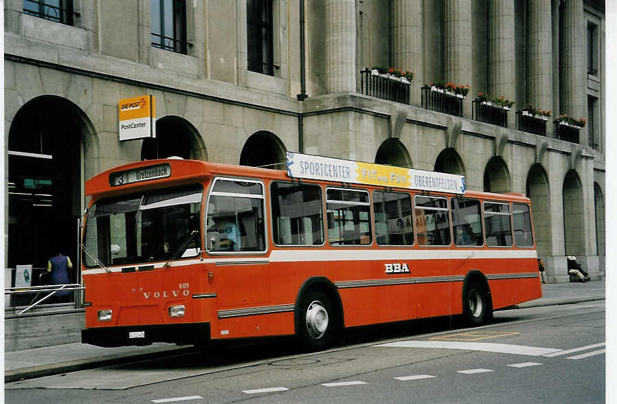 (056'017) - BBA Aarau - Nr. 125/AG 212'425 - Volvo/Hess am 11. September 2002 beim Bahnhof Aarau