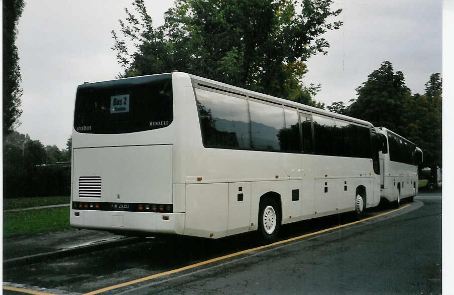 (056'111) - Schweizer Armee - M+29'357 - Irisbus am 22. September 2002 in Thun, Lachen