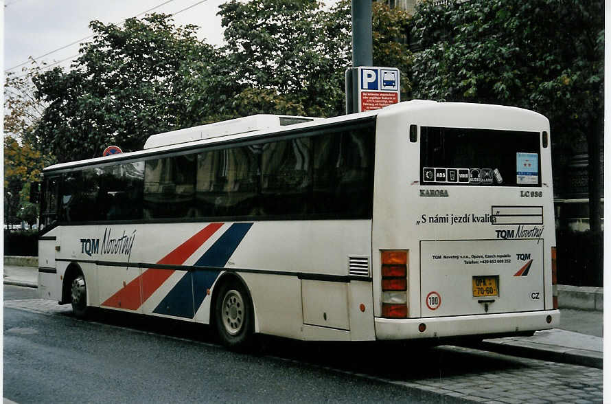 (056'501) - Aus der Tschechoslowakei: Novotny, Opava - OPA-70-60 - Karosa am 8. Oktober 2002 in Wien, Bellariastrasse