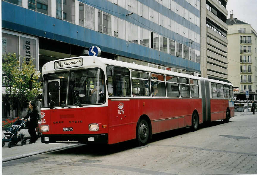 (056'613) - Wiener Linien - Nr. 8015/W 740'015 - Grf/Steyr am 9. Oktober 2002 in Wien, Landstrasse