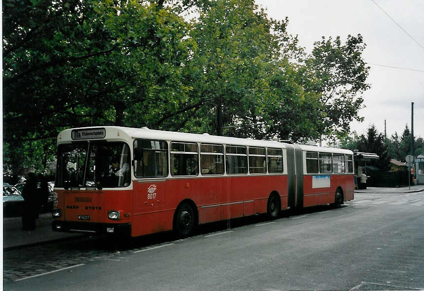 (056'631) - Wiener Linien - Nr. 8017/W 740'017 - Grf/Steyr am 9. Oktober 2002 in Wien, Heiligenstadt