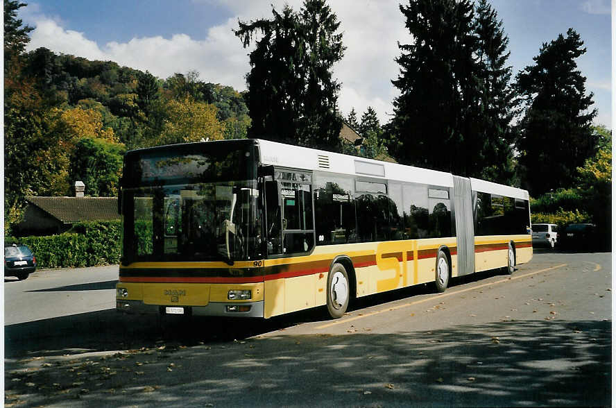 (056'931) - STI Thun - Nr. 90/BE 572'090 - MAN am 13. Oktober 2002 bei der Schifflndte Thun