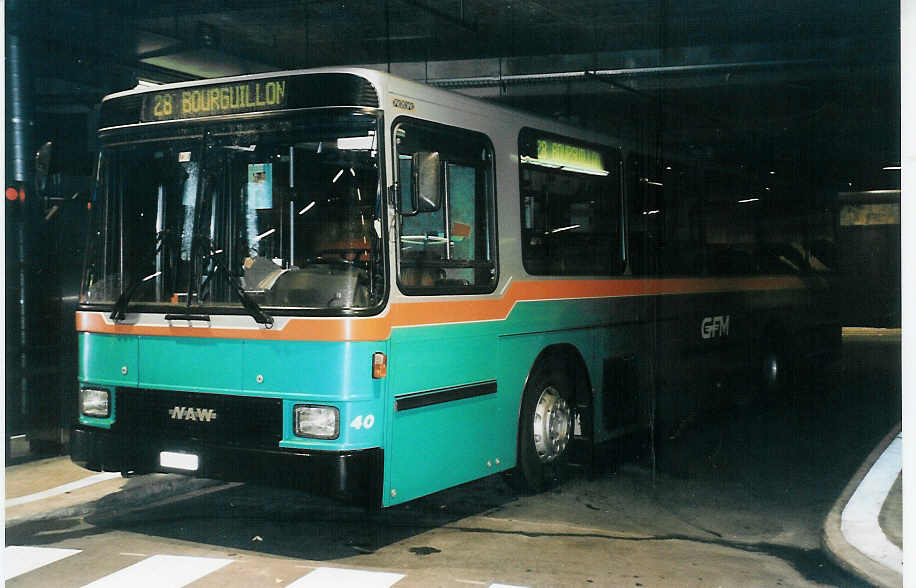 (057'304) - TPF Fribourg - Nr. 40/FR 300'315 - NAW/Hess (ex GFM Fribourg Nr. 40) am 3. November 2002 in Fribourg, Busbahnhof