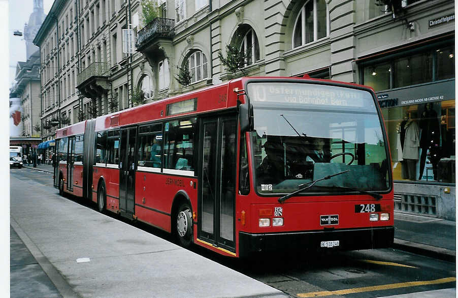 (057'635) - Bernmobil, Bern - Nr. 248/BE 518'248 - Van Hool am 13. Dezember 2002 beim Bahnhof Bern