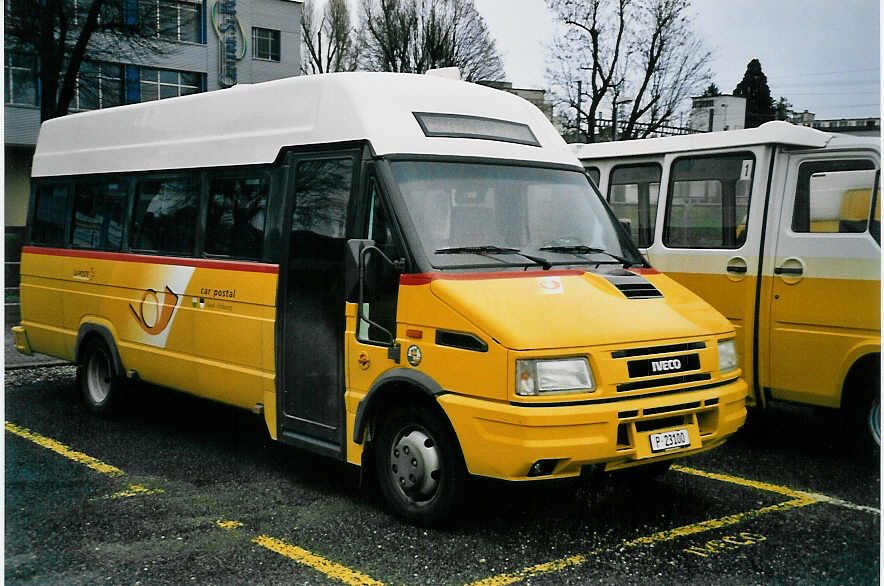 (058'008) - PTT-Regie - P 23'100 - Iveco am 29. Dezember 2002 in Yverdon, Garage