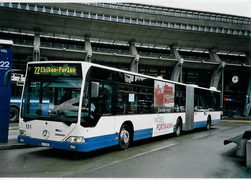 (058'022) - VBL Luzern - Nr. 131/LU 15'015 - Mercedes am 30. Dezember 2002 beim Bahnhof Luzern