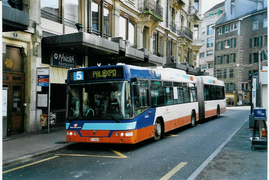 (058'318) - TPG Genve - Nr. 355/GE 96'066 - Volvo am 1. Januar 2003 in Genve, Coutance