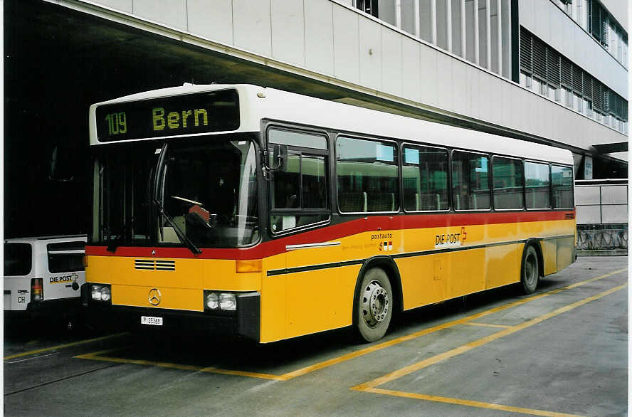 (058'602) - PTT-Regie - P 25'368 - Mercedes/R&J am 20. Januar 2003 in Bern, Postautostation