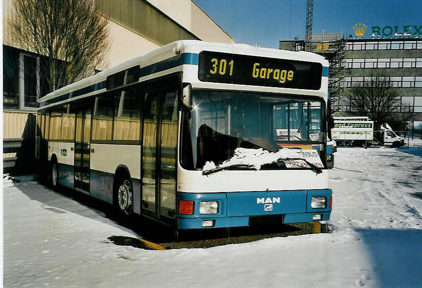 (058'637) - Hrzeler, Dietikon - Nr. 42 - MAN am 1. Februar 2003 in Biel, Rattinbus