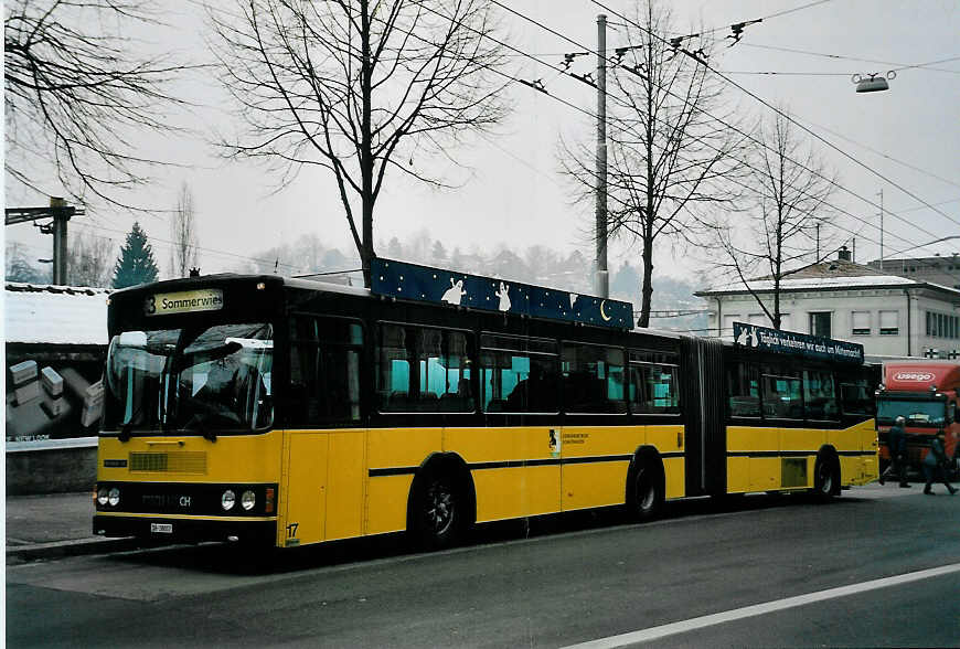 (058'804) - VBSH Schaffhausen - Nr. 17/SH 38'017 - Scania/FHS am 20. Februar 2003 beim Bahnhof Schaffhausen