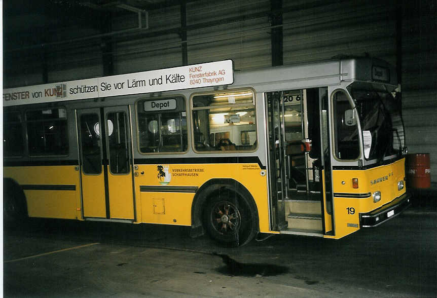 (058'822) - VBSH Schaffhausen - Nr. 19/SH 38'019 - Saurer/Hess am 20. Februar 2003 in Schaffhausen, Busdepot (Teilaufnahme)