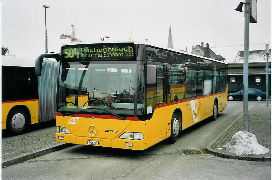 (058'836) - PTT-Regie - P 25'218 - Mercedes am 20. Februar 2003 beim Bahnhof Blach