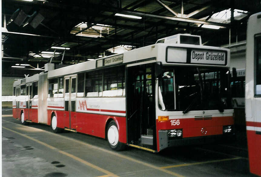 (059'005) - WV Winterthur - Nr. 156 - Mercedes Gelenktrolleybus am 20. Februar 2003 in Winterthur, Depot Grzefeld