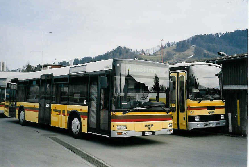 (059'035) - STI Thun - Nr. 92/BE 572'092 - MAN am 28. Februar 2003 in Thun, Garage