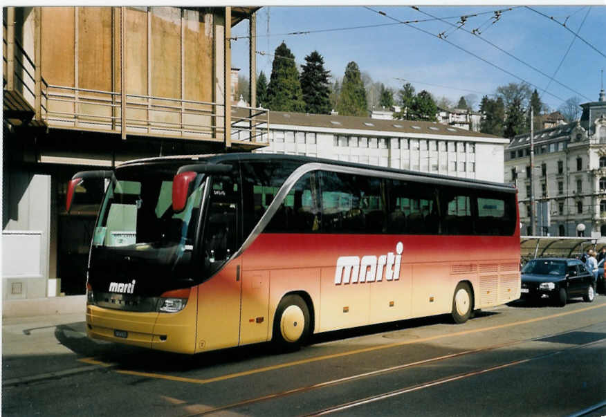 (059'402) - Marti, Kallnach - Nr. 2/BE 572'202 - Setra am 29. Mrz 2003 beim Bahnhof St. Gallen