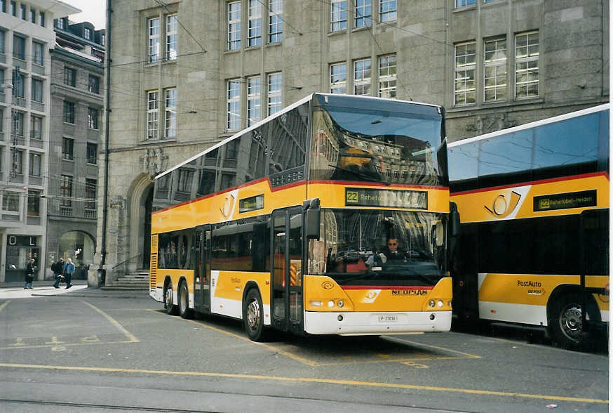 (059'408) - PTT-Regie - P 27'016 - Neoplan am 29. Mrz 2003 beim Bahnhof St. Gallen