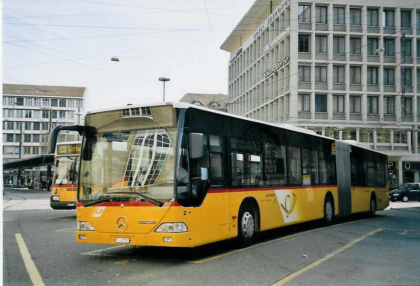 (059'420) - Cars Alpin Neff, Arbon - Nr. 2/TG 27'701 - Mercedes am 29. Mrz 2003 beim Bahnhof St. Gallen