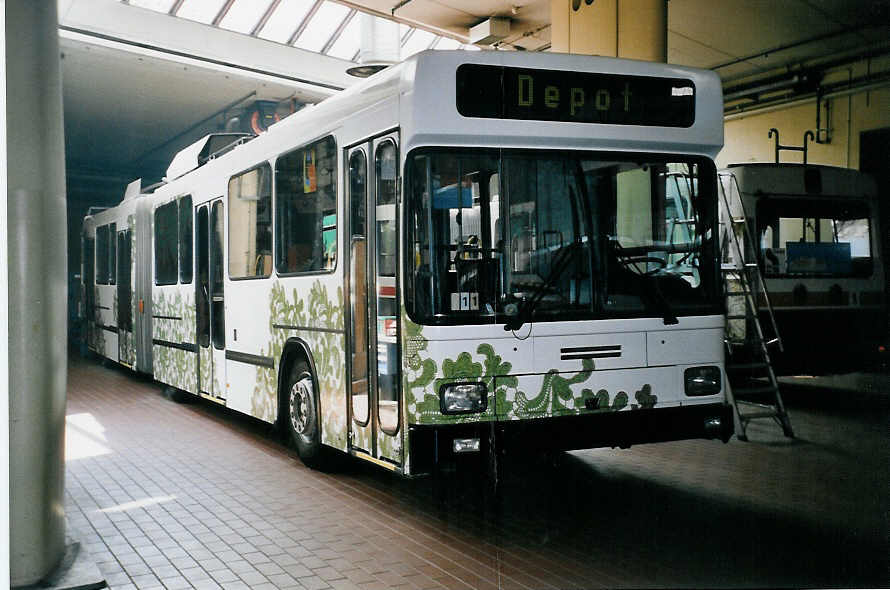 (059'512) - VBSG St. Gallen - Nr. 165 - NAW/Hess Gelenktrolleybus am 29. Mrz 2003 in St. Gallen, Depot