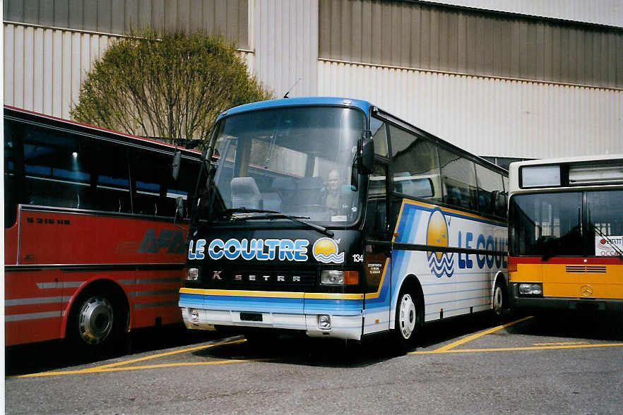 (059'717) - Le Coultre, Gimel - Nr. 134 - Setra am 14. April 2003 in Biel, Rattinbus