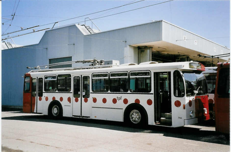 (059'822) - TPF Fribourg - Nr. 346 - FBW/Hess Trolleybus (ex TL Lausanne Nr. 709) am 18. April 2003 in Fribourg, Garage