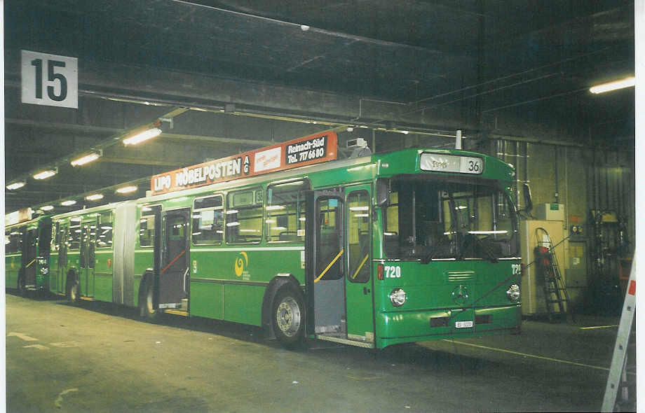 (059'919) - BVB Basel - Nr. 720/BS 3220 - Mercedes/FHS am 19. April 2003 in Basel, Garage Rankstrasse