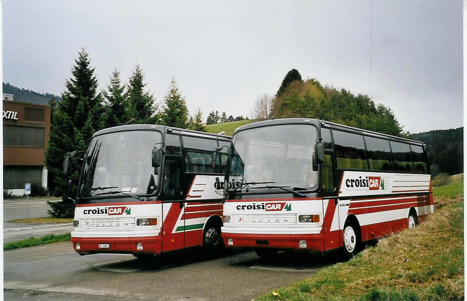 (060'013) - CJ Tramelan - Nr. 6/BE 26'941 + Nr. 7 - Setra am 21. April 2003 in Tramelan, Garage