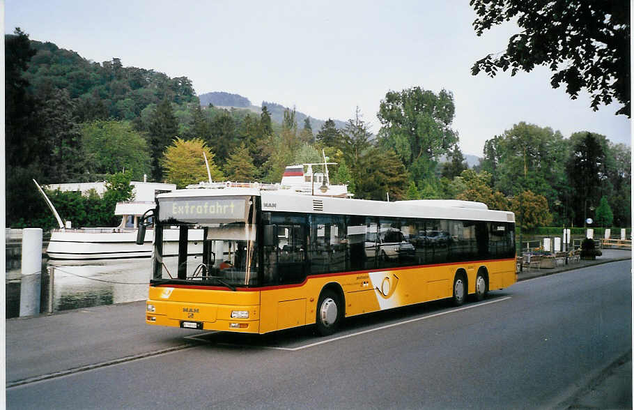 (060'025) - Engeloch, Riggisberg - Nr. 13/BE 568'636 - MAN am 7. Mai 2003 bei der Schifflndte Thun