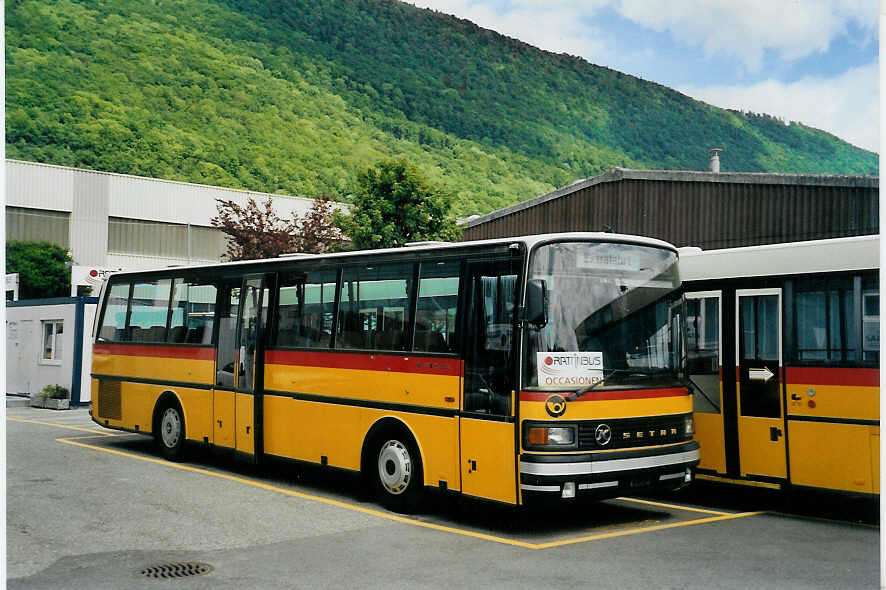 (060'118) - Stirnimann, Neuenkirch - Nr. 44 - Setra am 12. Mai 2003 in Biel, Rattinbus