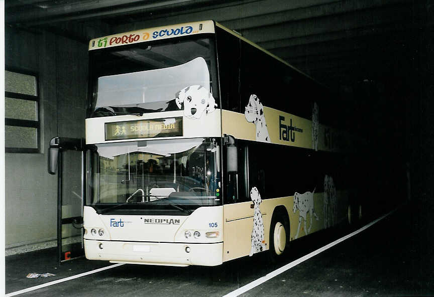 (060'306) - FART Locarno - Nr. 105/TI 124'105 - Neoplan am 26. Mai 2003 in Locarno, Deposito