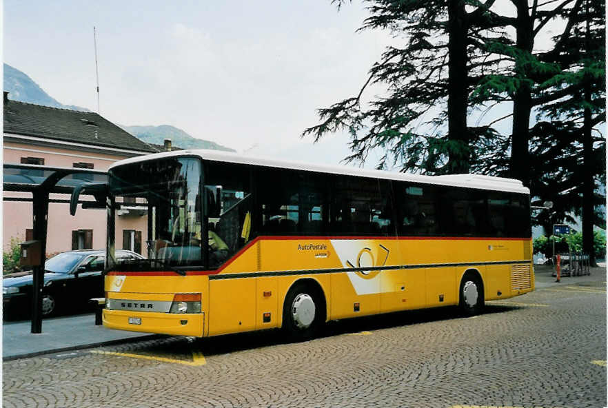 (060'334) - Marchetti, Airolo - TI 312'748 - Setra am 26. Mai 2003 beim Bahnhof Bellinzona