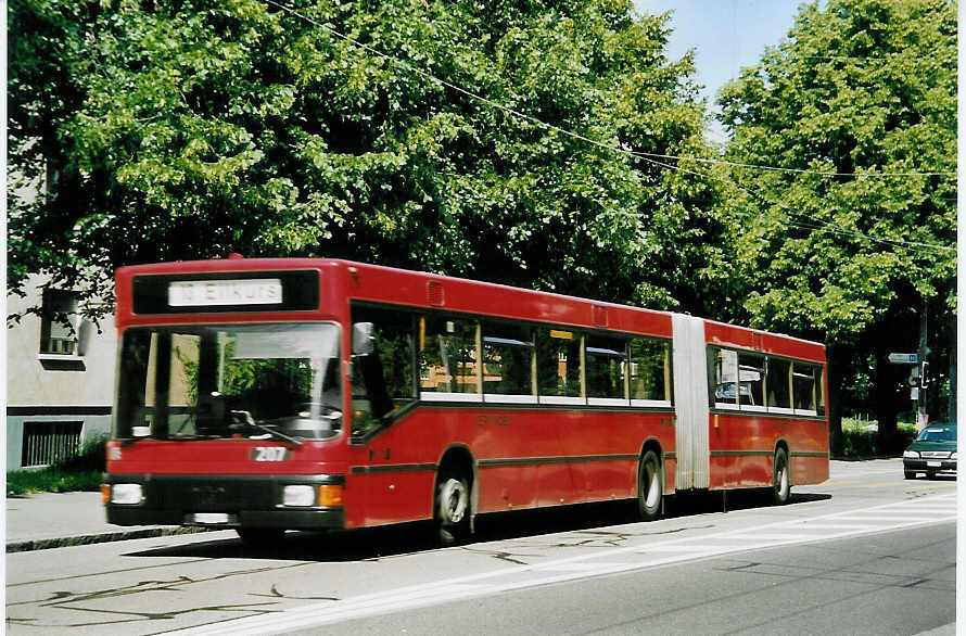 (060'628) - Bernmobil, Bern - Nr. 207/BE 500'207 - MAN am 13. Juni 2003 in Bern, Schlossmatte