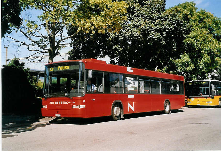 (061'035) - AHW Horgen - Nr. 19/ZH 602'772 - Volvo/Hess am 21. Juni 2003 beim Bahnhof Horgen