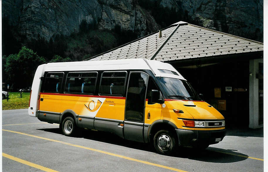 (061'222) - Schmocker, Stechelberg - Nr. 5/BE 560'427 - Iveco am 29. Juni 2003 in Stechelberg, Hotel