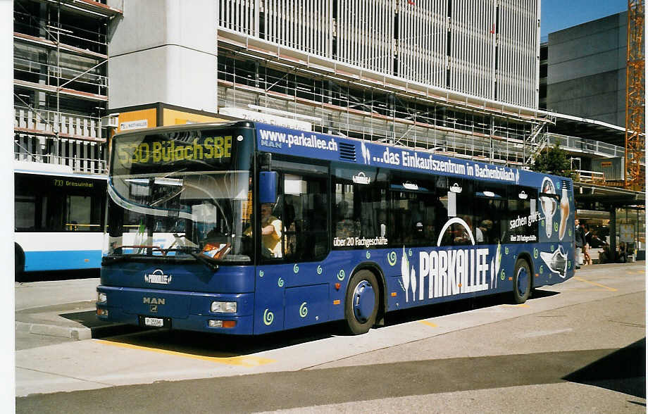 (061'636) - PTT-Regie - P 25'596 - MAN am 19. Juli 2003 in Zrich, Flughafen