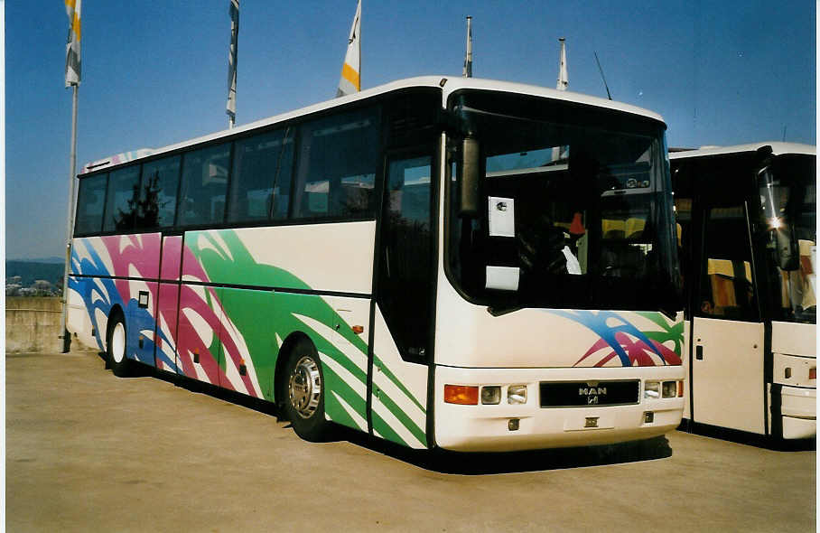 (061'822) - ASm Langenthal - Nr. 2 - MAN am 19. Juli 2003 in Horgen, Neoplan