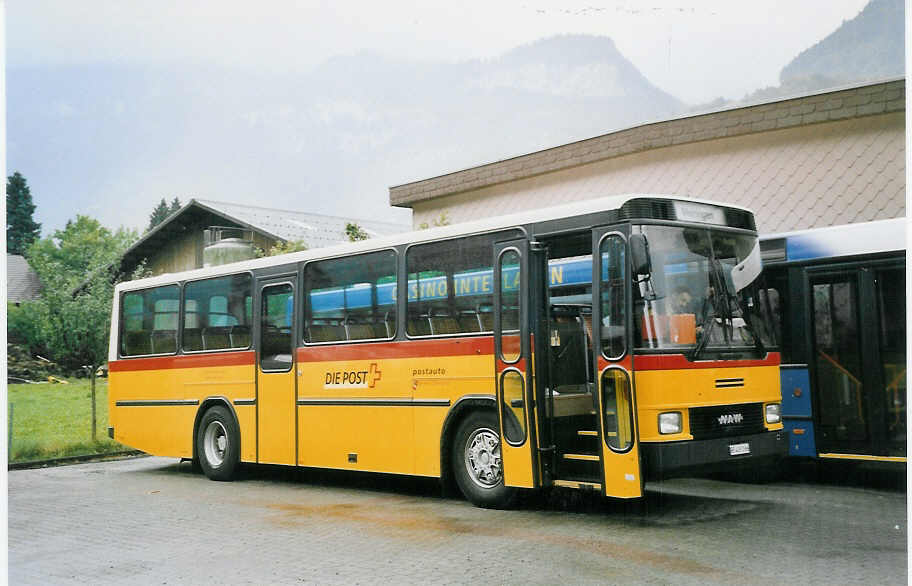 (062'013) - AVG Meiringen - Nr. 66/BE 403'166 - NAW/Hess (ex P 24'452) am 28. Juli 2003 in Meiringen, Garage