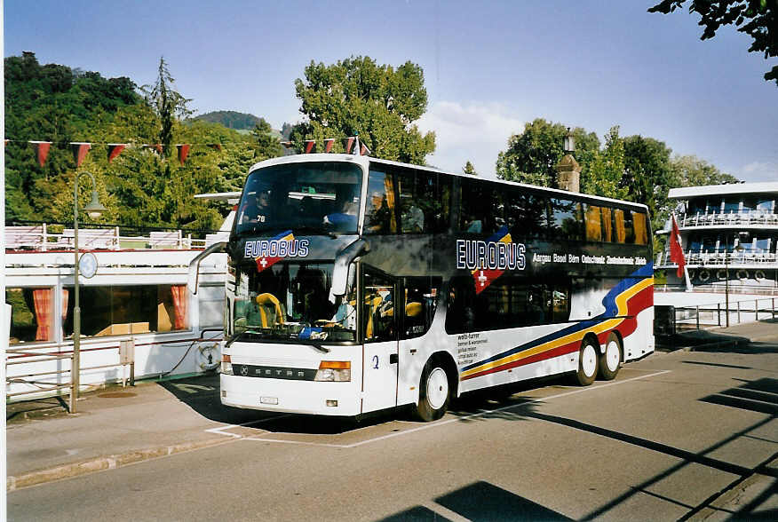 (062'714) - Welti-Furrer, Zrich - Nr. 32/ZH 5032 - Setra am 22. August 2003 bei der Schifflndte Thun