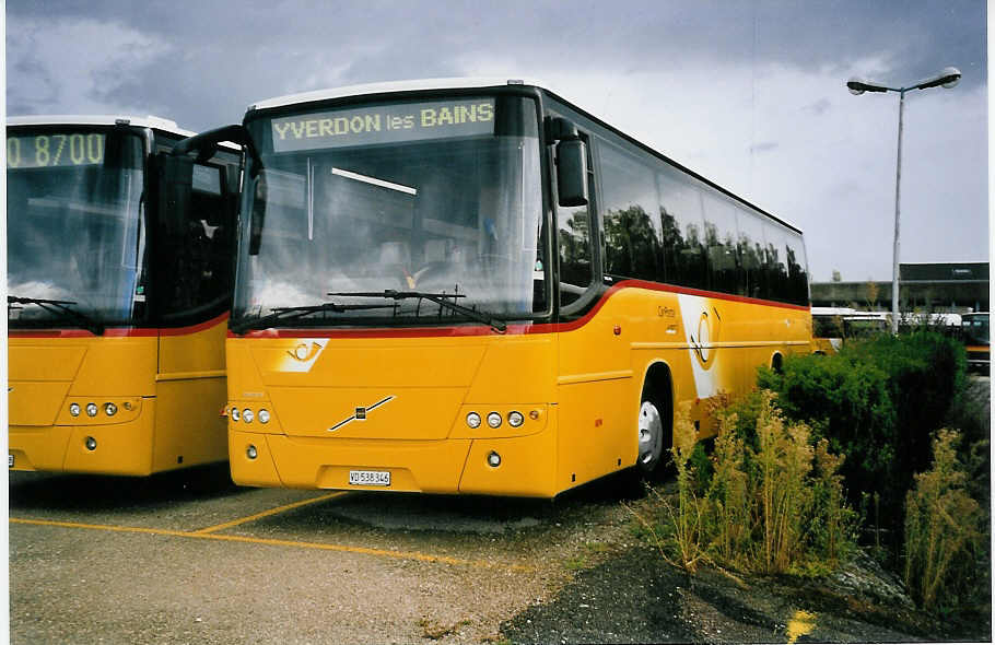 (062'815) - CarPostal Vaud-Fribourg - VD 538'346 - Volvo am 30. August 2003 in Yverdon, Garage