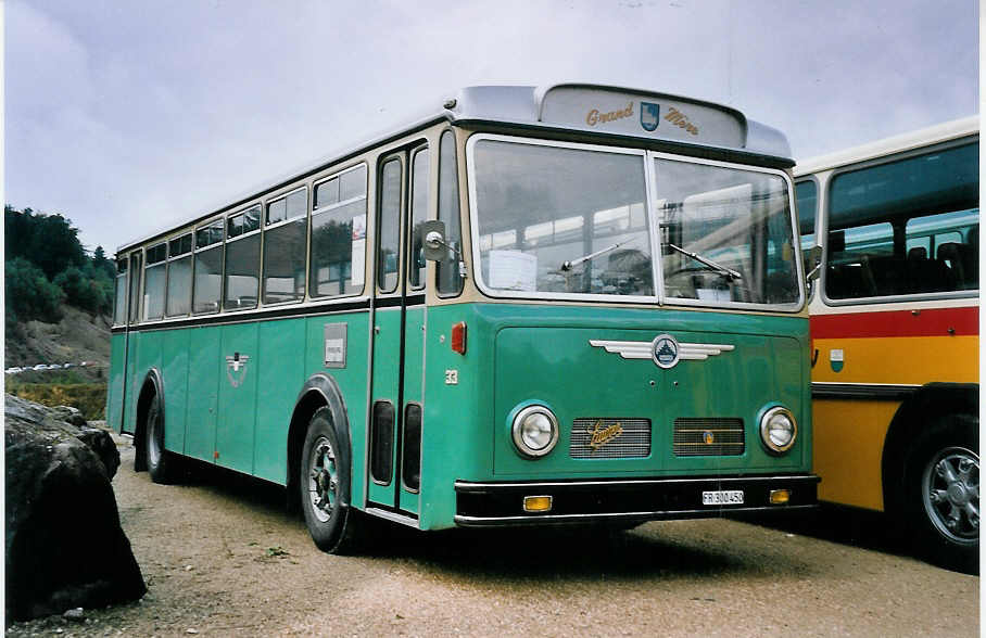 (062'929) - Oldtimer Club 33, Tafers - Nr. 33/FR 300'450 - Saurer/Hess (ex GFM Nr. 33) am 30. August 2003 in Niederbipp, Saurertreffen