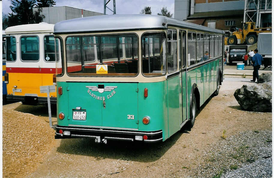 (063'020) - Oldtimer Club 33, Tafers - Nr. 33/FR 300'450 - Saurer/Hess (ex GFM Fribourg Nr. 33) am 30. August 2003 in Niederbipp, Saurertreffen