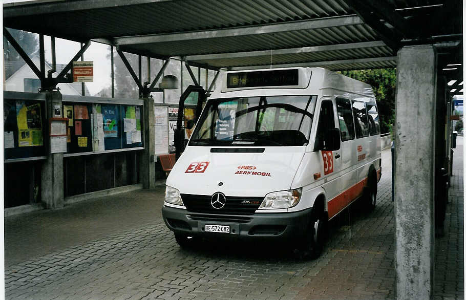 (063'119) - RBS Worblaufen - Nr. 82/BE 572'082 - Mercedes am 30. August 2003 in Zollikofen, Unterzollikofen