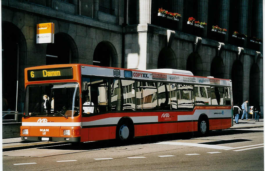 (063'221) - AAR bus+bahn, Aarau - Nr. 155/AG 17'355 - MAN am 3. September 2003 beim Bahnhof Aarau